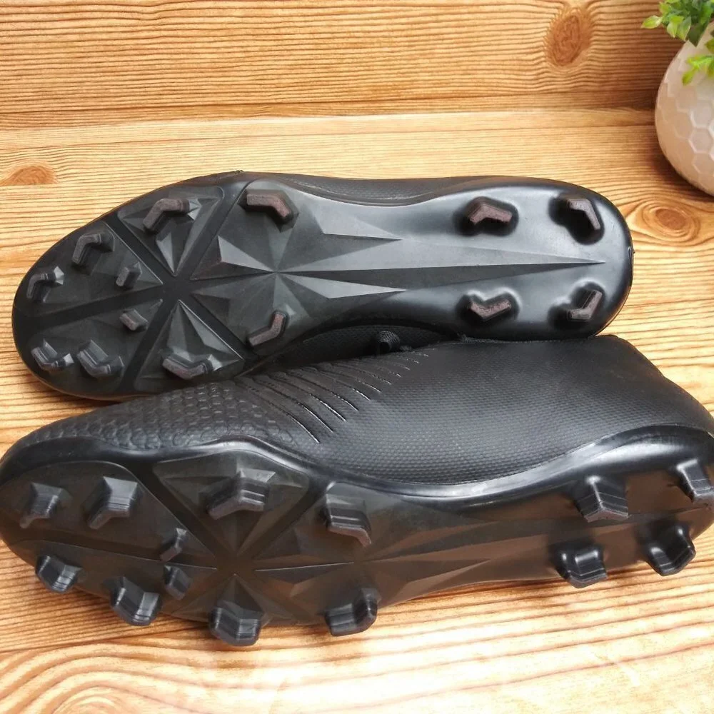 NIKE PHANTOM VENOM club FG black soccer cleats men's size 11.5